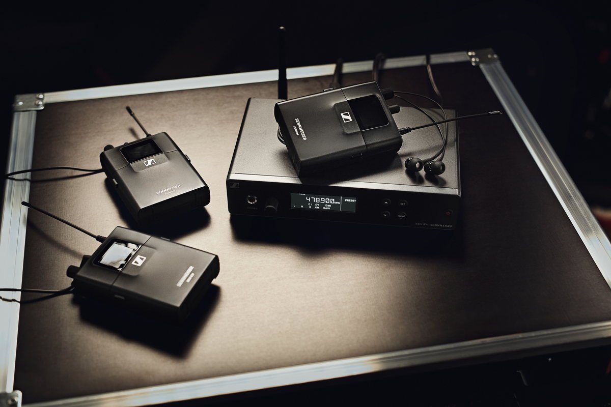 XS Wireless IEM features reliable UHF transmission and a special Focus mode to tailor monitor sound to the musician’s needs. An infrared sensor helps to sync multiple bodypack receivers to one transmitter